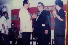 Papa-receiving-Public-Servant-award-frm-Pres.-Fidel-Ramos